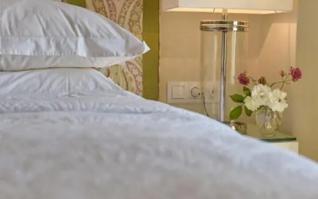 Achillion Liston Suites