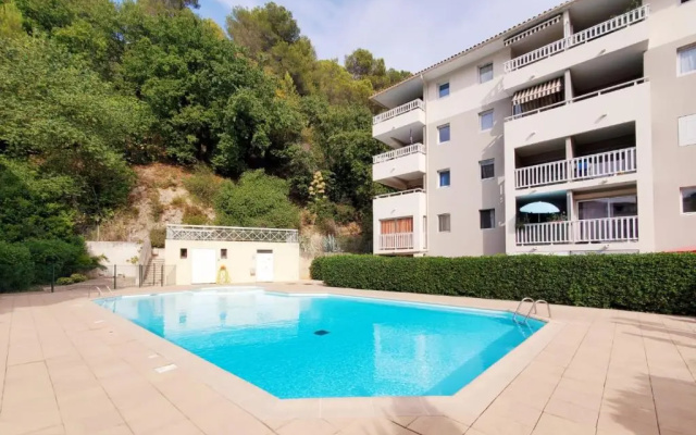 Appartement avec piscine proche bord de mer