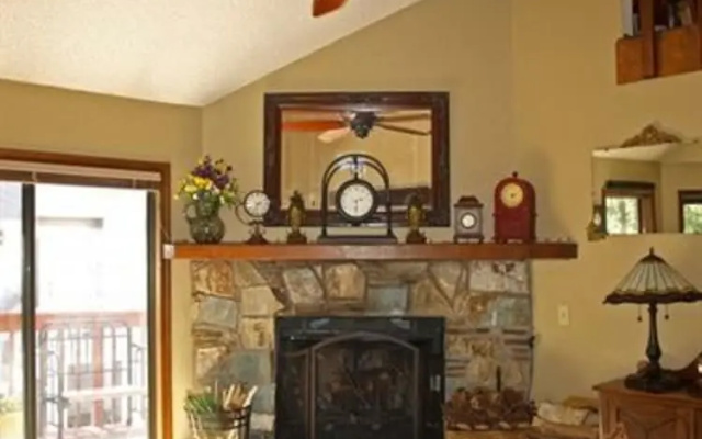 Whispering Pines Inn