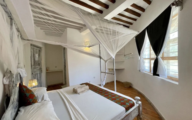 Duara House