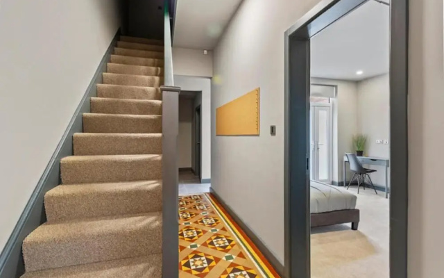 Studio 3, 25 Meriden