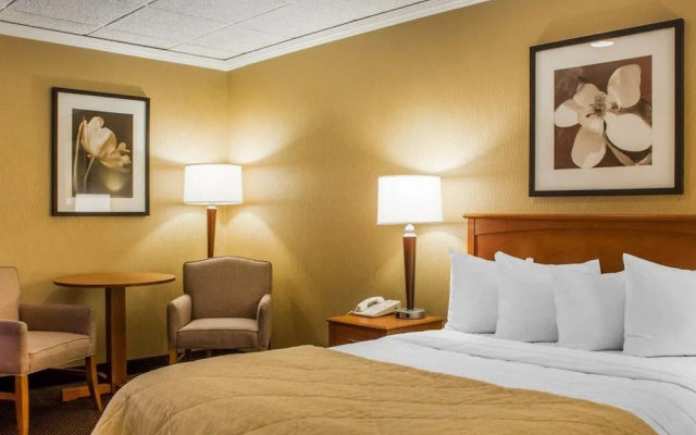 Quality Inn & Suites Riverfront Oswego