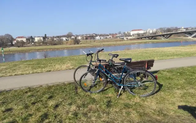Traumhaftes Zwei-Zimmer-Apartment an der Elbe