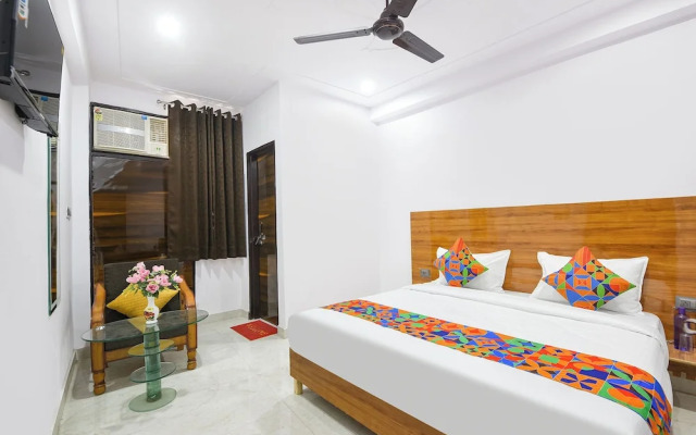 Fabhotel Royal Regency