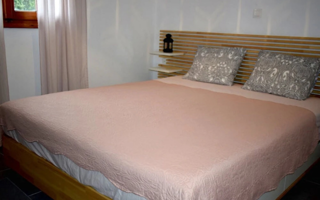 Apt - Sleeps 4 - Pets Ok - Parking - Balcony