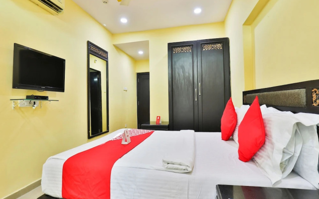 OYO 14549 Hotel Lotus Residency