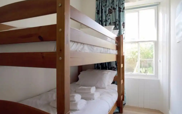 3 Bedroom Apartment With Private Entrance