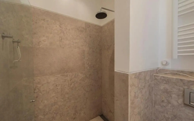 Lovelystay - Cozy Duplex Home in Alfama