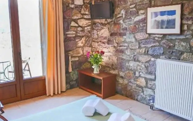 Faris Hotel - Charming Double Room Near Sparta