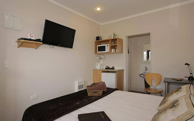 Big Five Motel