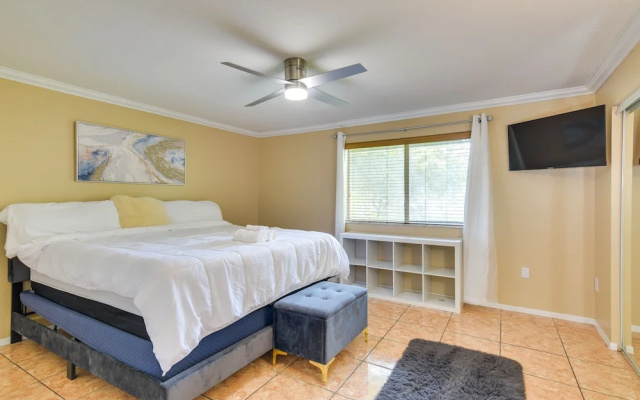 5 Mi to Hard Rock Stadium! Townhome w/ Games