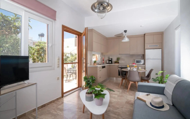 Casa EleMar Villa with Private Yard