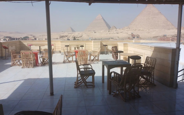 Zeina Pyramids Inn