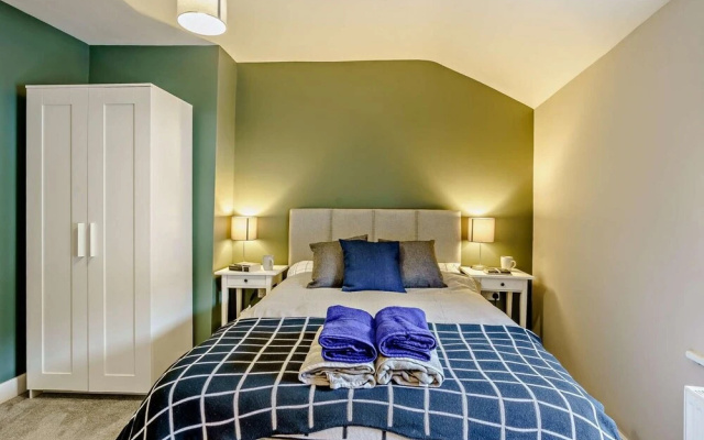 Pule Hill Ideally Located in the Centre of Marsden