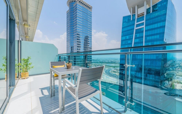 Monty - Elegant Penthouse With Skyline Views Terrace