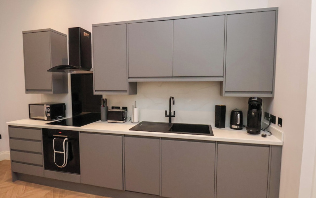 The Salisbury Apartment 103