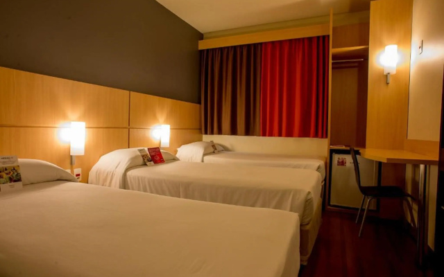 Hus Hotel Dourados