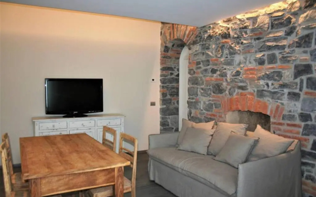 ALTIDO Stylish Apt for 4, close to Como Centre