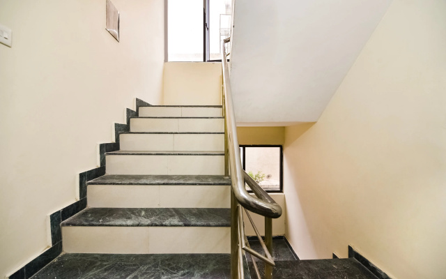 OYO 63038 Airport BnB