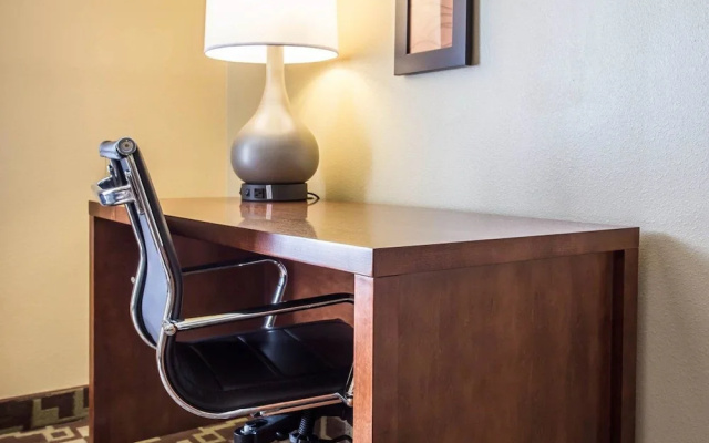 Comfort Inn & Suites