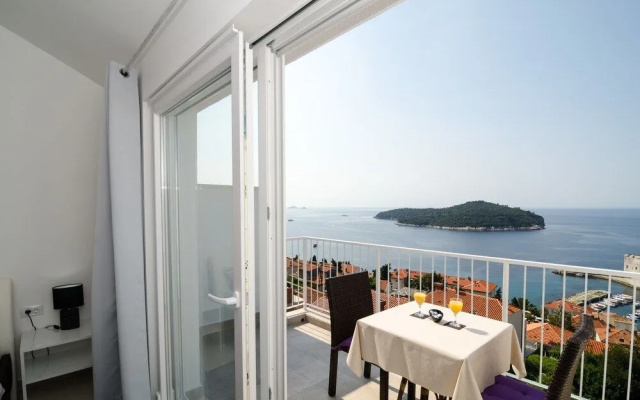 Ploce apartmani - LUV