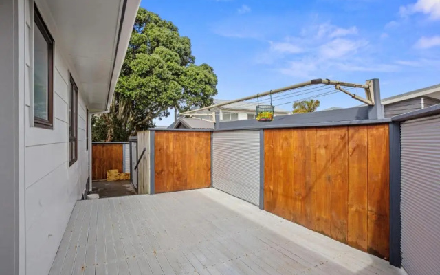 Kiwiana Bach - Waihi Beach Holiday Home