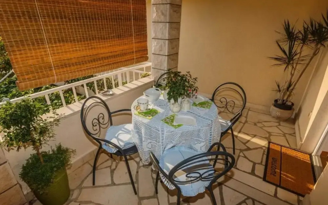 Apartments Roda - Standard One Bedroom Apartment With Terrace -