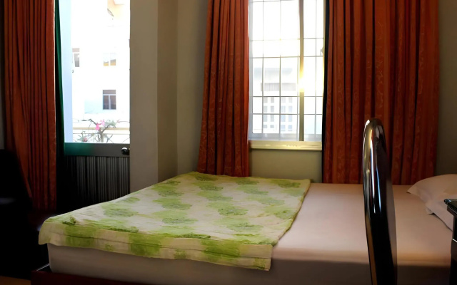 Hien Luong Hotel