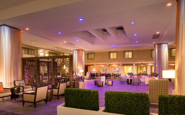DoubleTree by Hilton Hotel Laurel