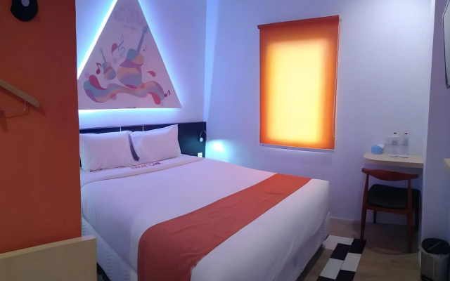 Front One Inn Semarang