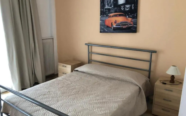 Loula's Apartments
