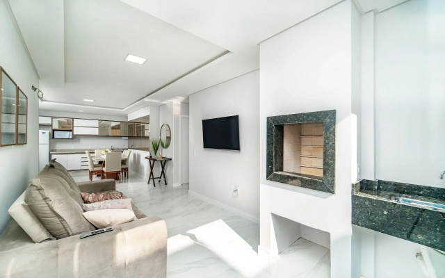 Lindo Apartamento com 2 suítes e piscina em Bombas 705