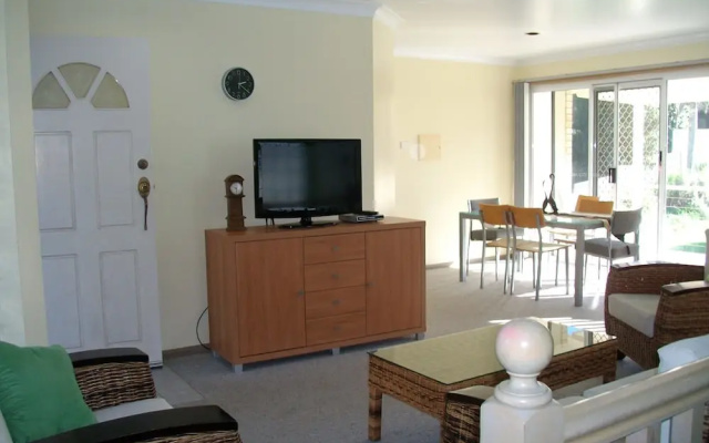 The Peninsula, Duplex 02, 14