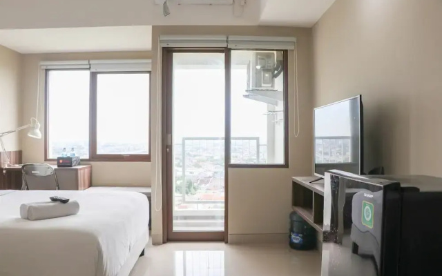 Modern Look and Homey Studio Apartment LRT City Jatibening