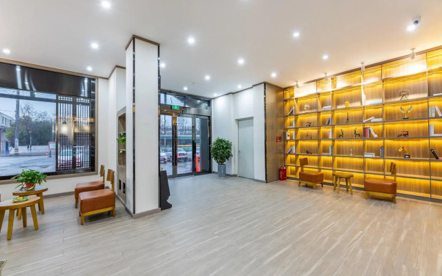 Elan Inn Jingjiang Bus Station