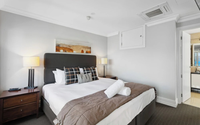 2-Bedroom Penthouse Apartment - The Beacon 1004