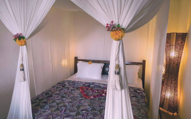 Cili Emas Oceanside Resort