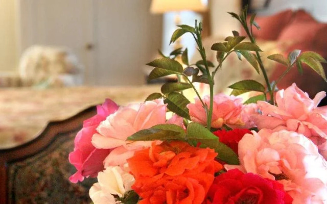 R. R. Thompson House Bed & Breakfast