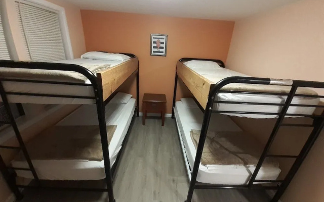 Atlantic Breeze Motel & Apartments