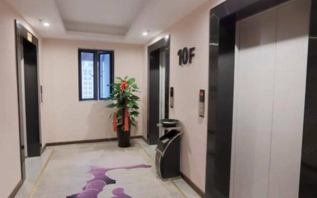 Fangchenggang Jingcheng Yijing Hotel