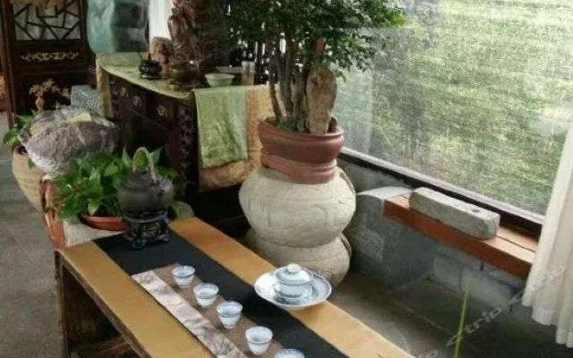 Mingshilou Hotel