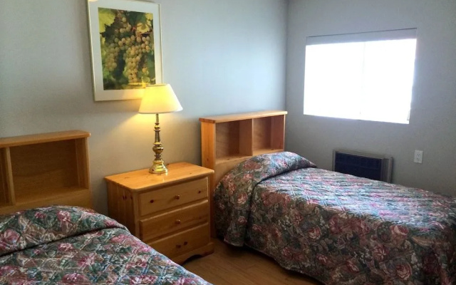 Golden Sands Resort Motel