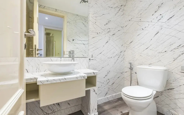 Luxury Spacious Condo in the Iconic Park Towers