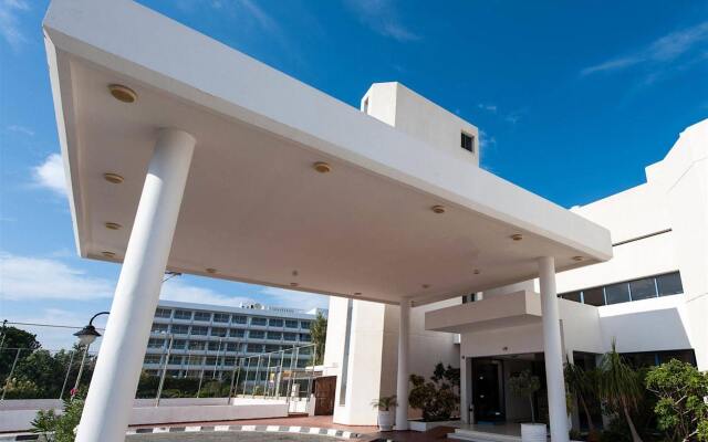 Iliada Beach Hotel вид на фасад