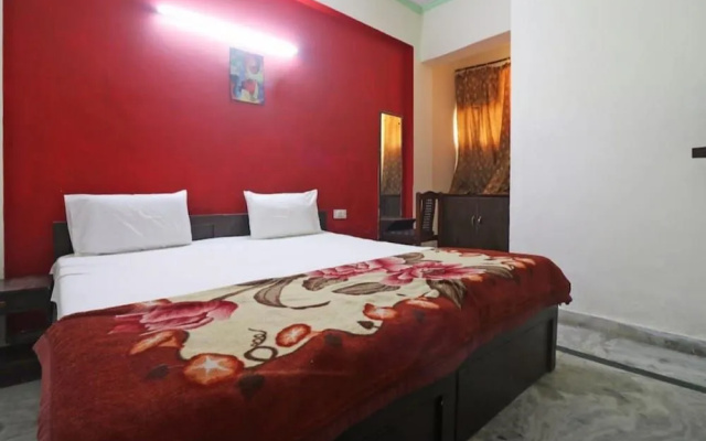 Goroomgo Brlux International Agra