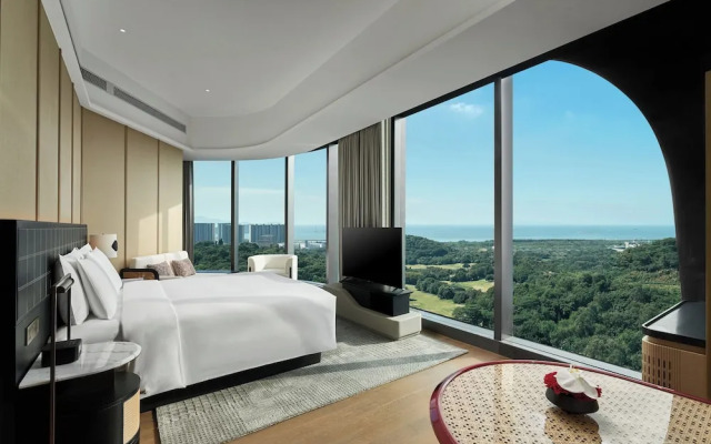HUALUXE Shenzhen Bao'an by IHG