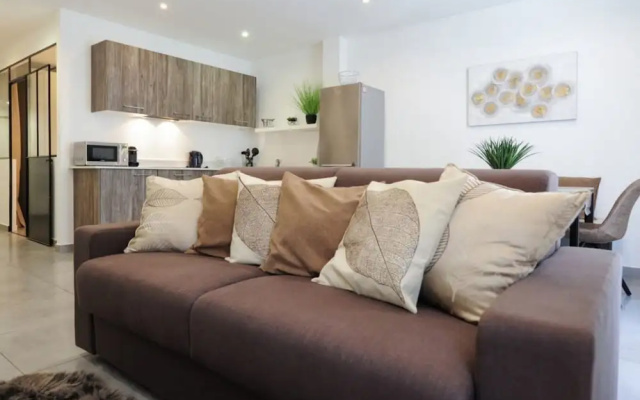 Easy Flat - Five Stars Holiday House