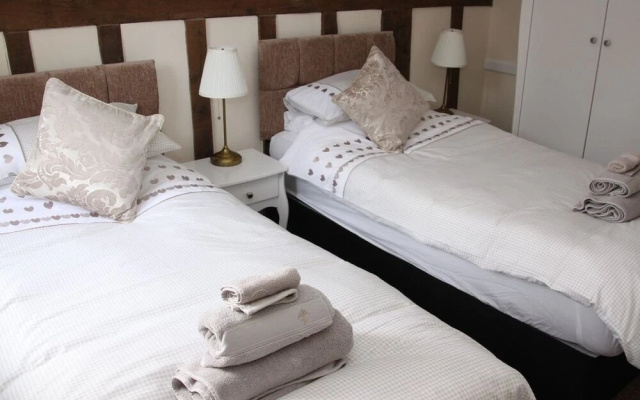 Eight Bells Hotel