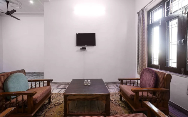 OYO Home 22635 Modern Villa 3BHK