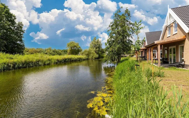 Waterside Retreat Sauna, Garden and Fishing Jetty